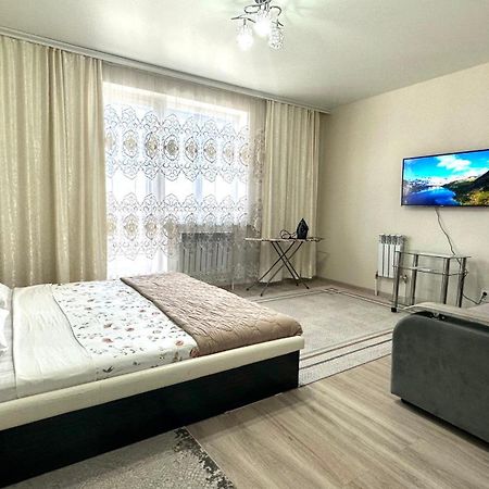 Ustʼ-Kamenogorsk 1 Комнатная Драмтеатр 1Bedroom Apartment מראה חיצוני תמונה